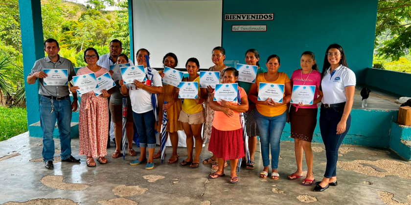 Capacitación Banco Comunal «Río Chiquito» y clientes de Créditos Individuales Agencia San Esteban