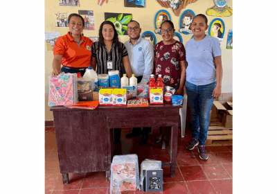 Donación material didáctico y de aseo al Distrito Educativo «6» ubicado en Manto, Olancho